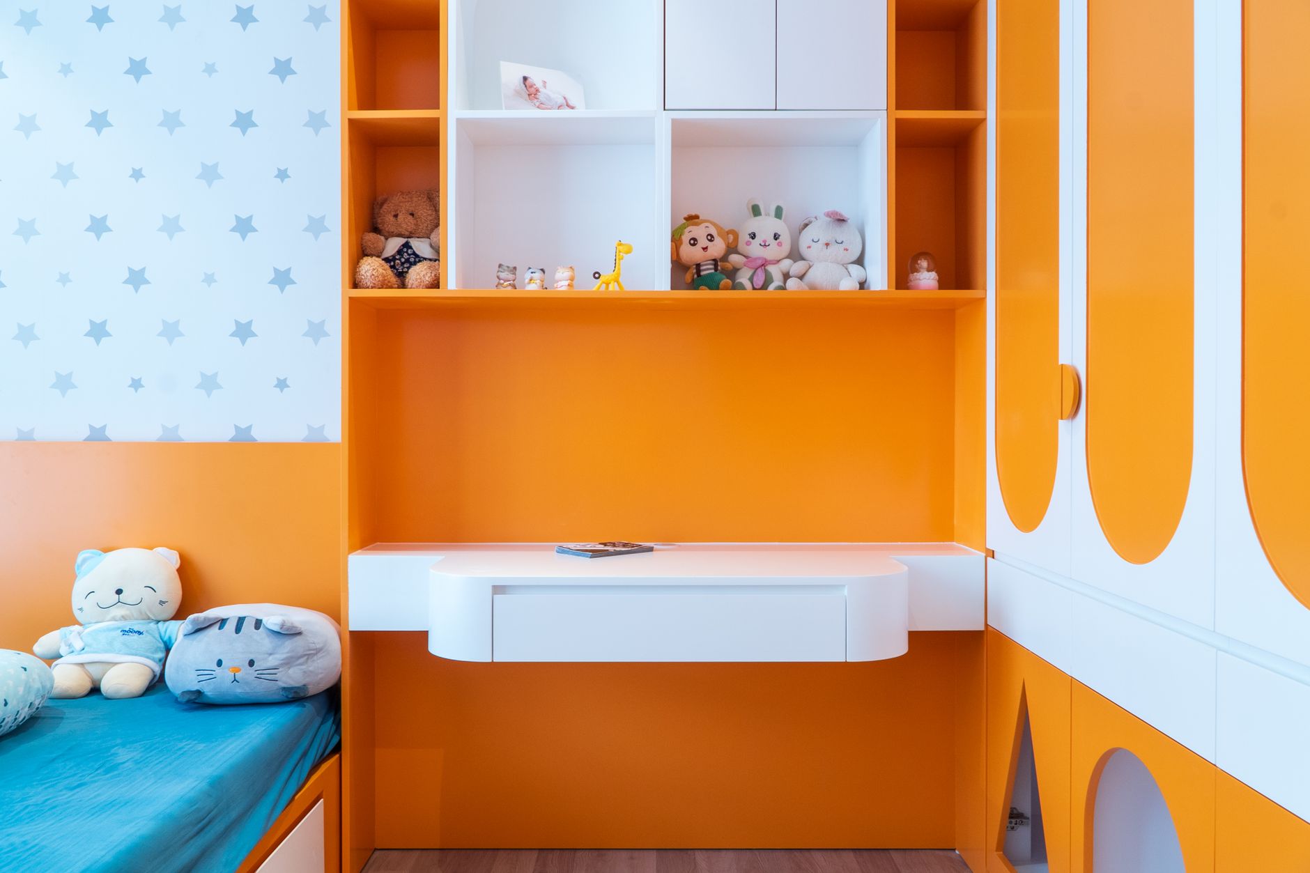 When to Move Your Toddler From a Crib to a Bed (And What Actually Helps) - kids' rooms